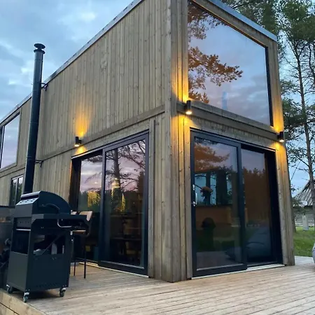 Jes Beachhouse - Merelaehedane Majade Kompleks Kalana